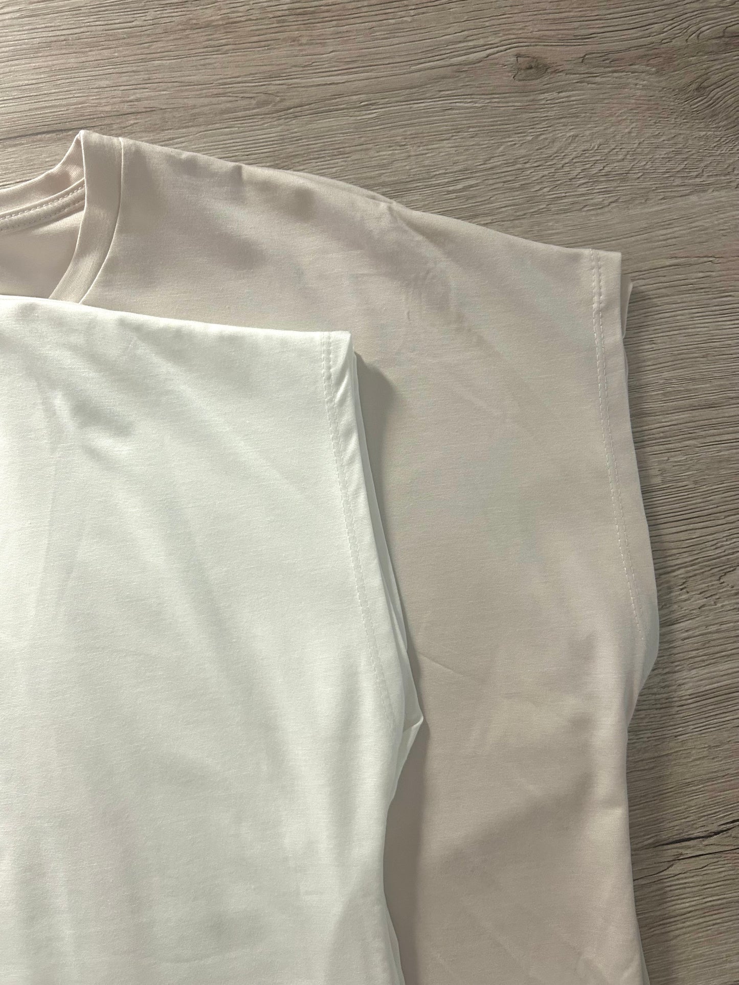 T-Shirt "BASIC" in weiß und beige