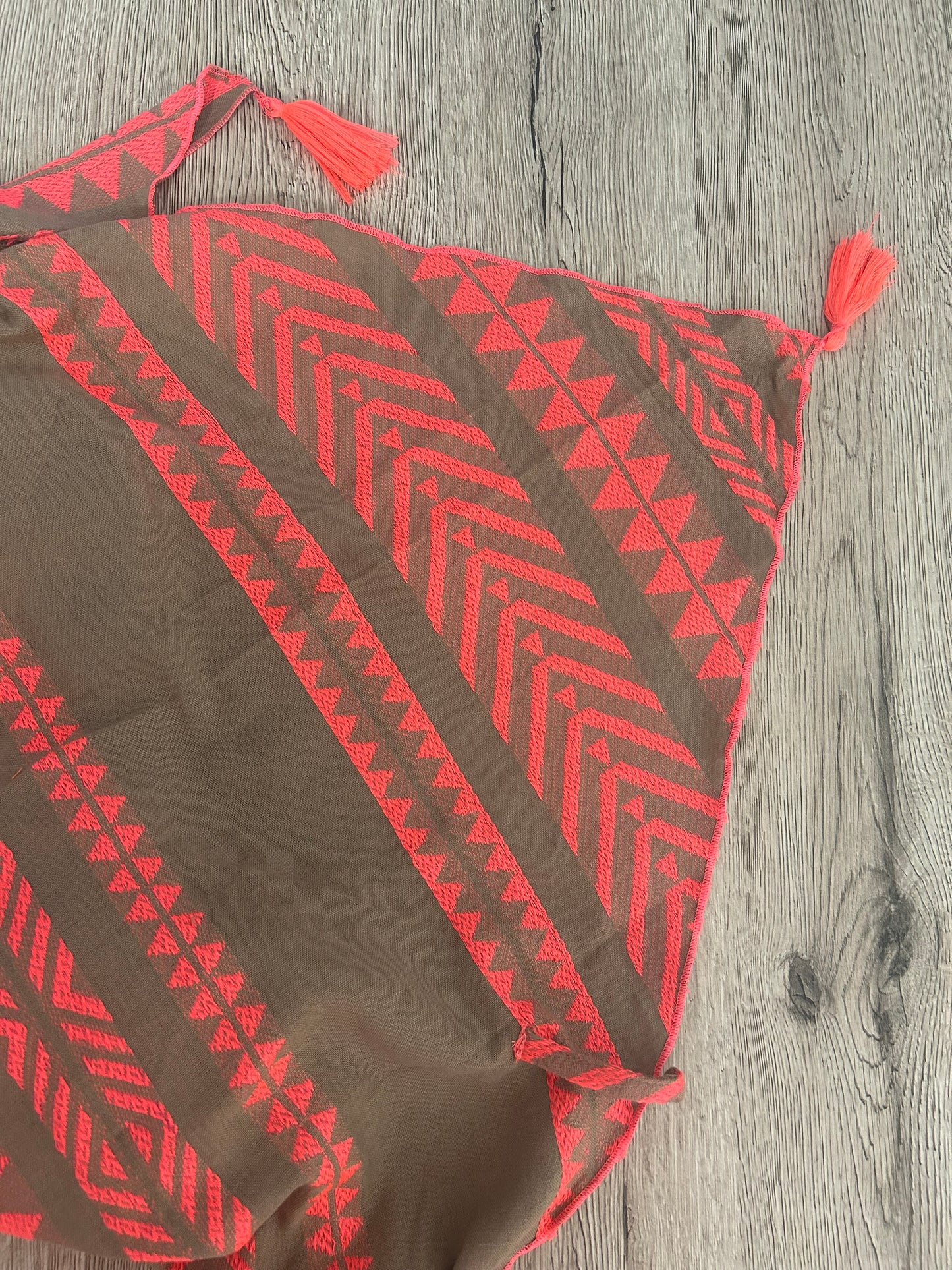 Dreieckstuch "BOHO ELEGANCE" in taupe mit neonkorall