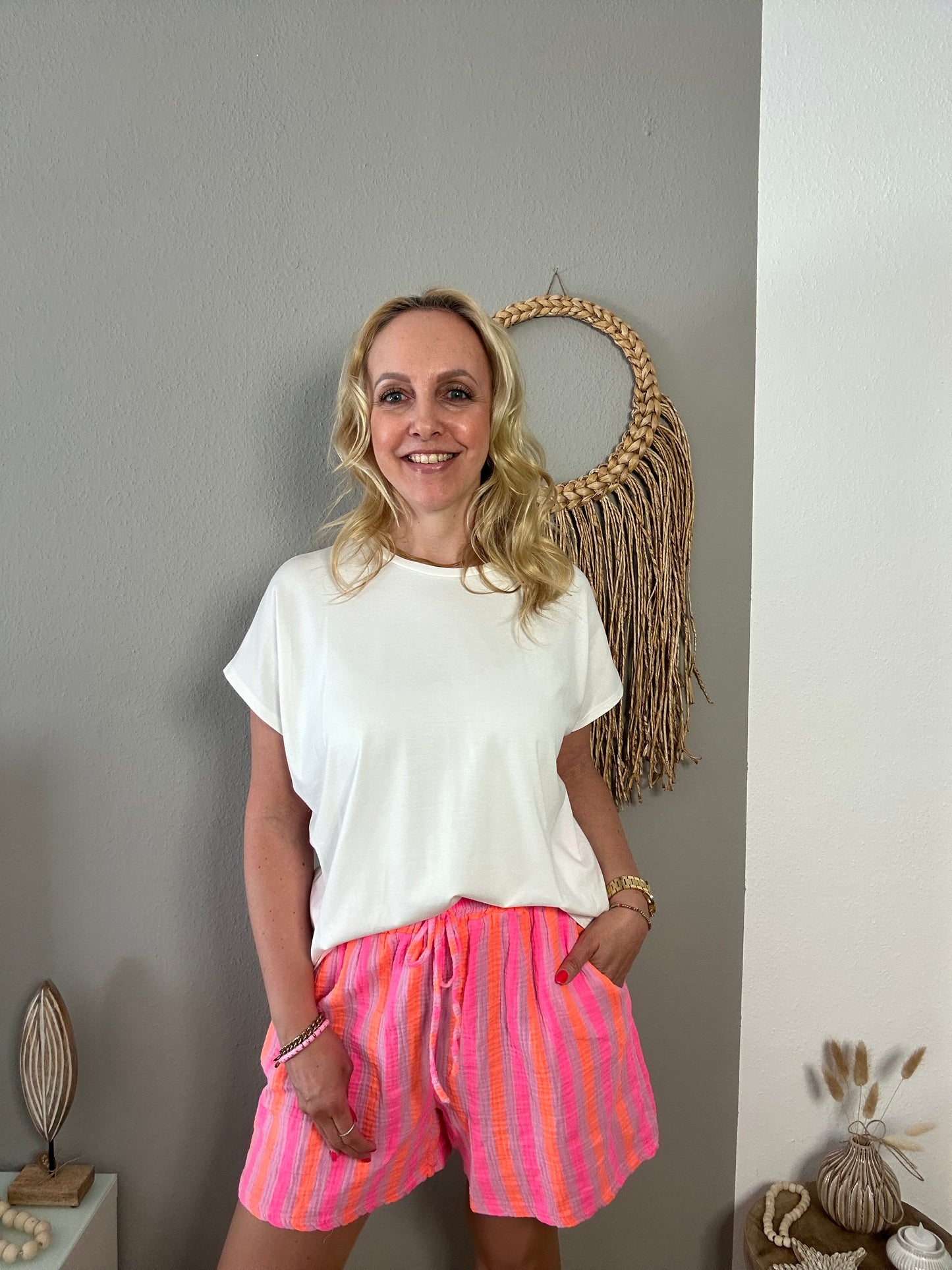 T-Shirt "BASIC" in weiß und beige
