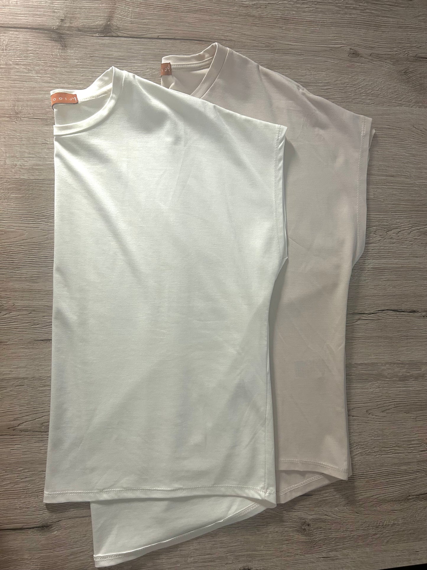 T-Shirt "BASIC" in weiß und beige