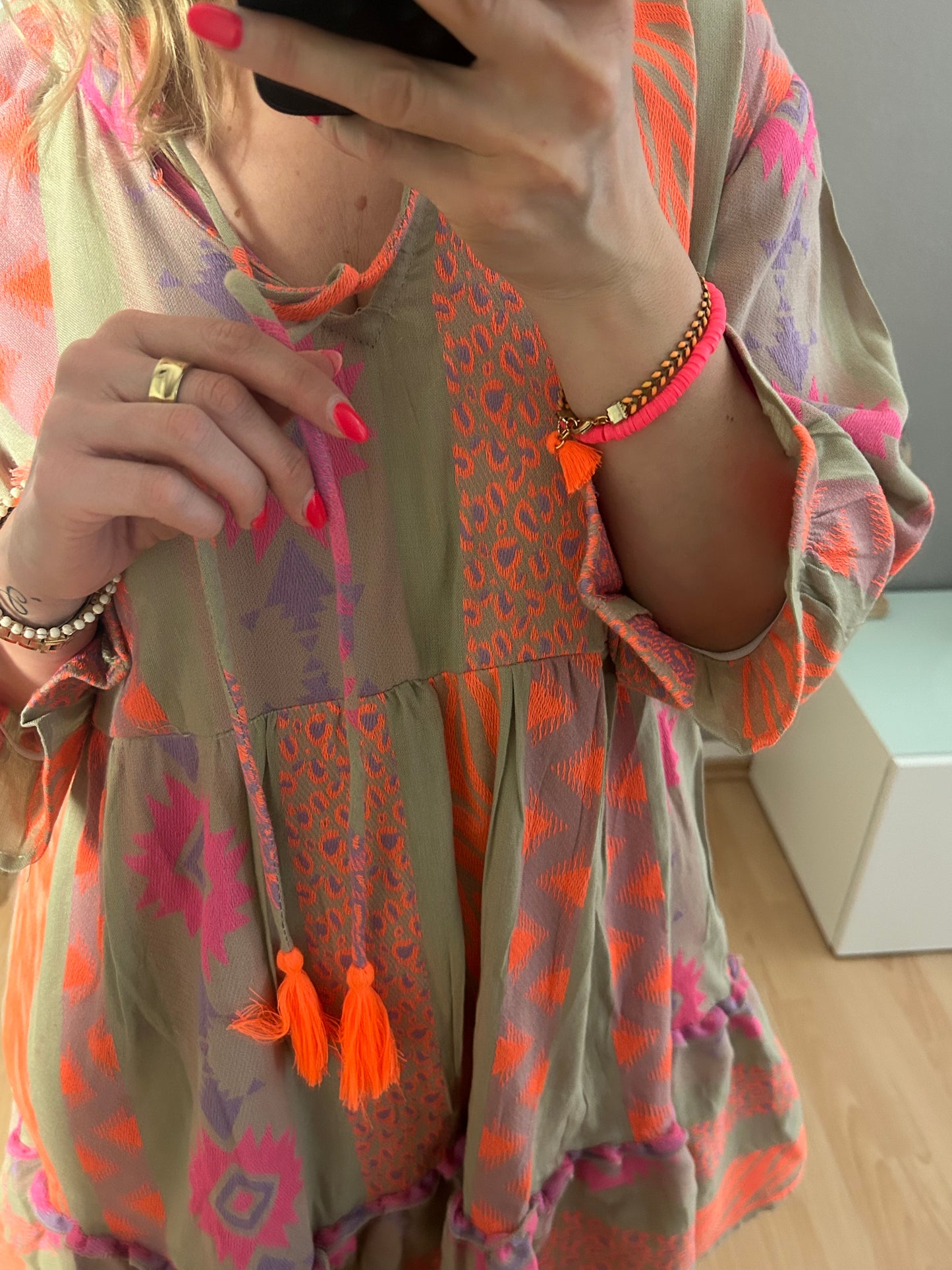 Tunikakleid "BOHEMIAN LOVE" in light kaki mit Neonfarben