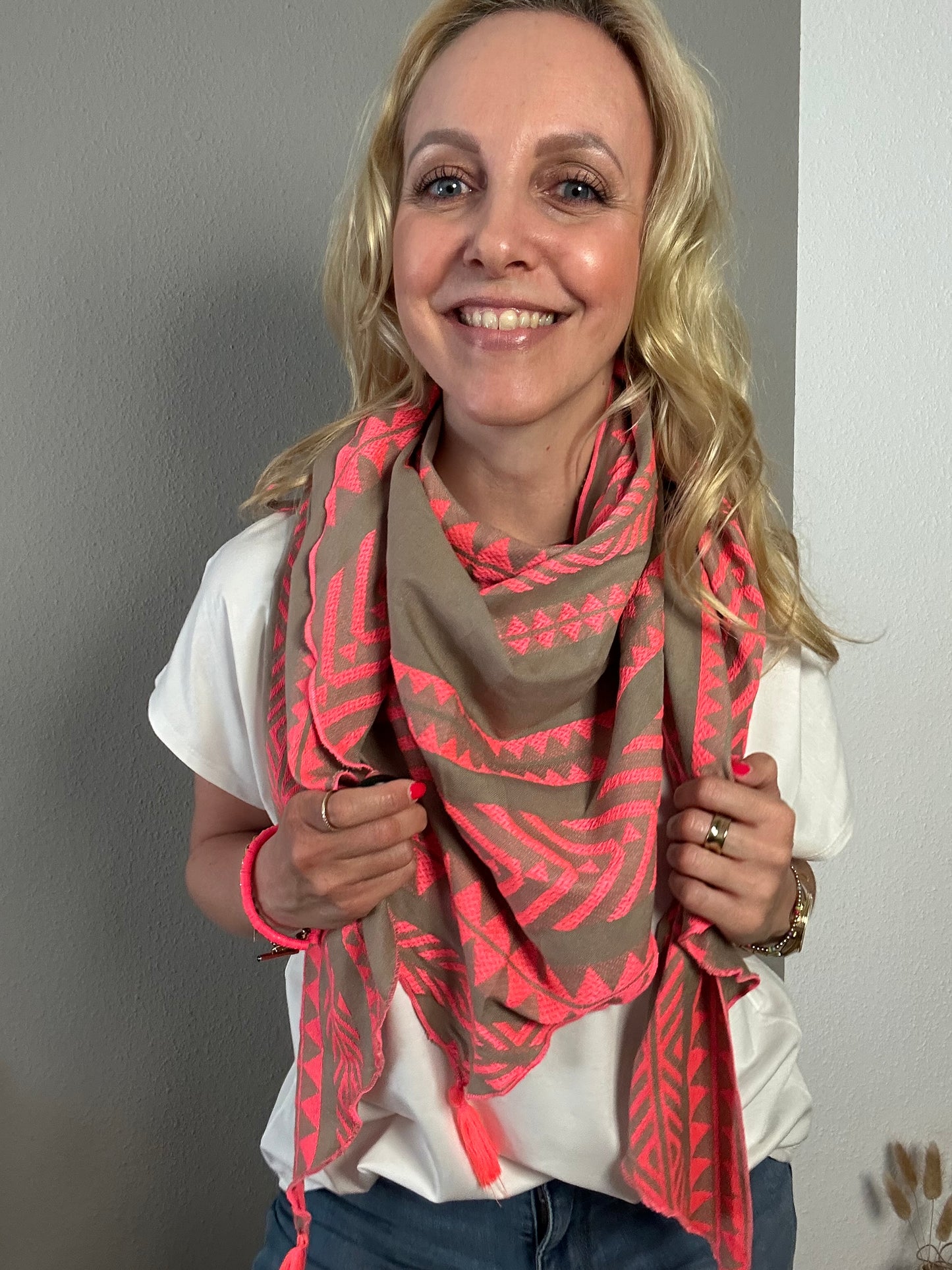 Dreieckstuch "BOHO ELEGANCE" in taupe mit neonkorall