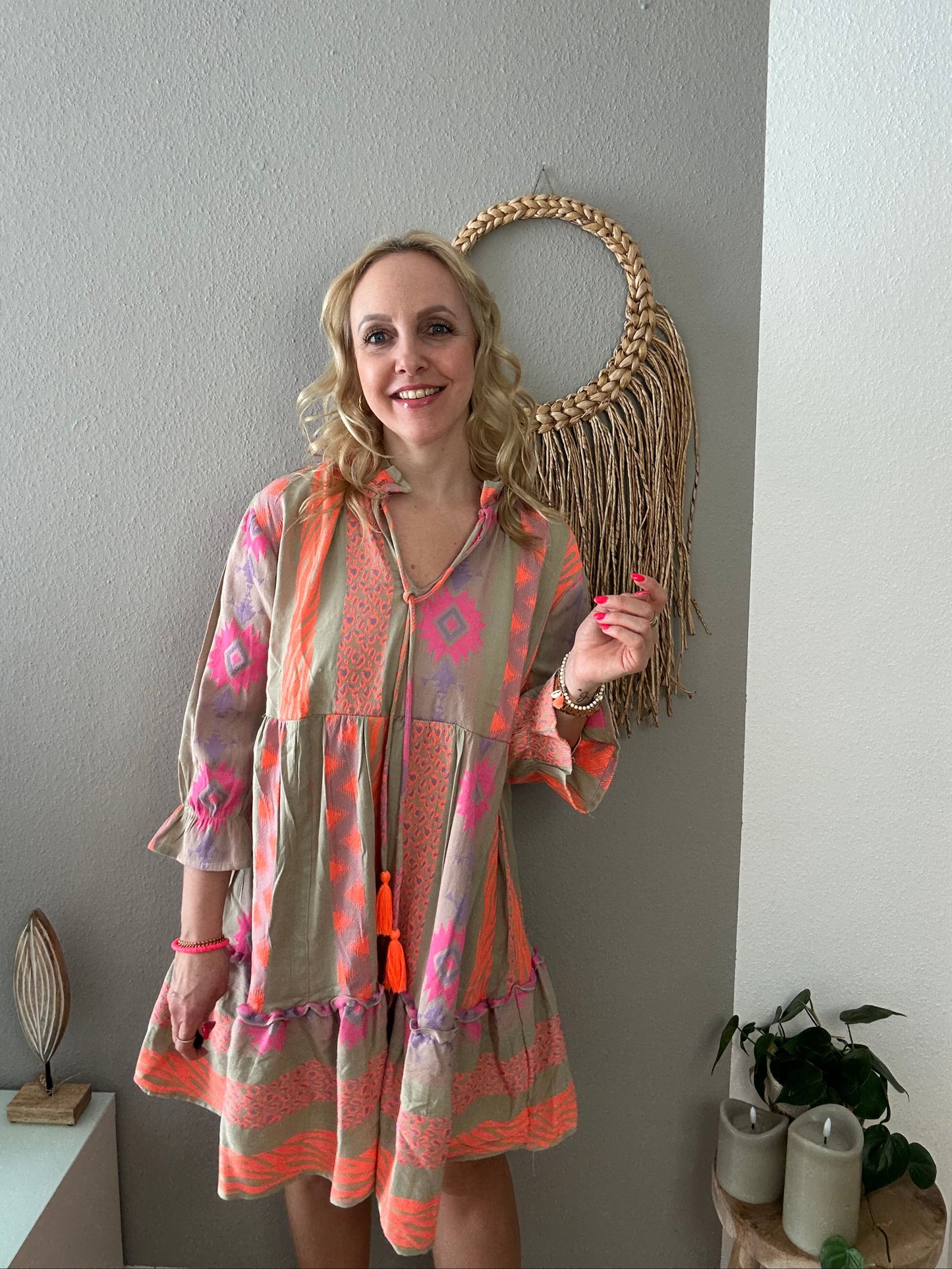 Tunikakleid "BOHEMIAN LOVE" in light kaki mit Neonfarben