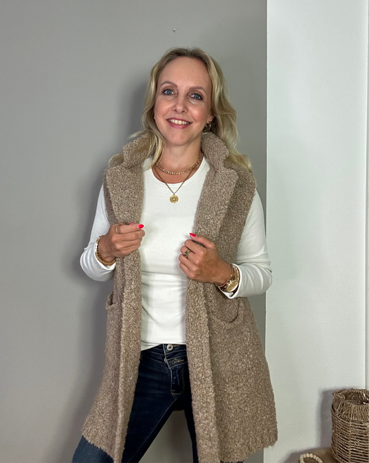 Mittellange Weste "FLUFFY" in taupe